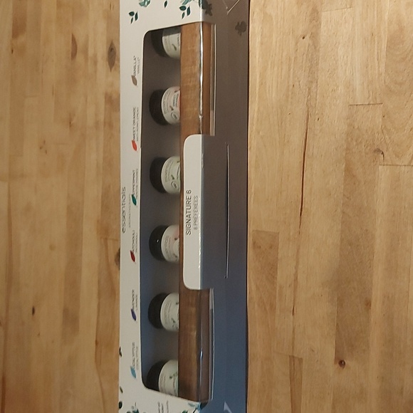 Relaxus Essential Oils Set/ Dark Wooden Case/ Rope Strap/ NWOT - Picture 2 of 8